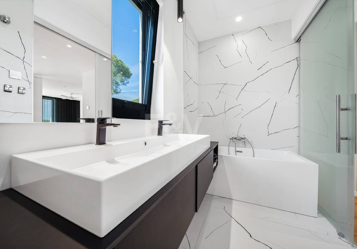 Modern lyx Villa med tidlös skandinavisk design nära stranden
