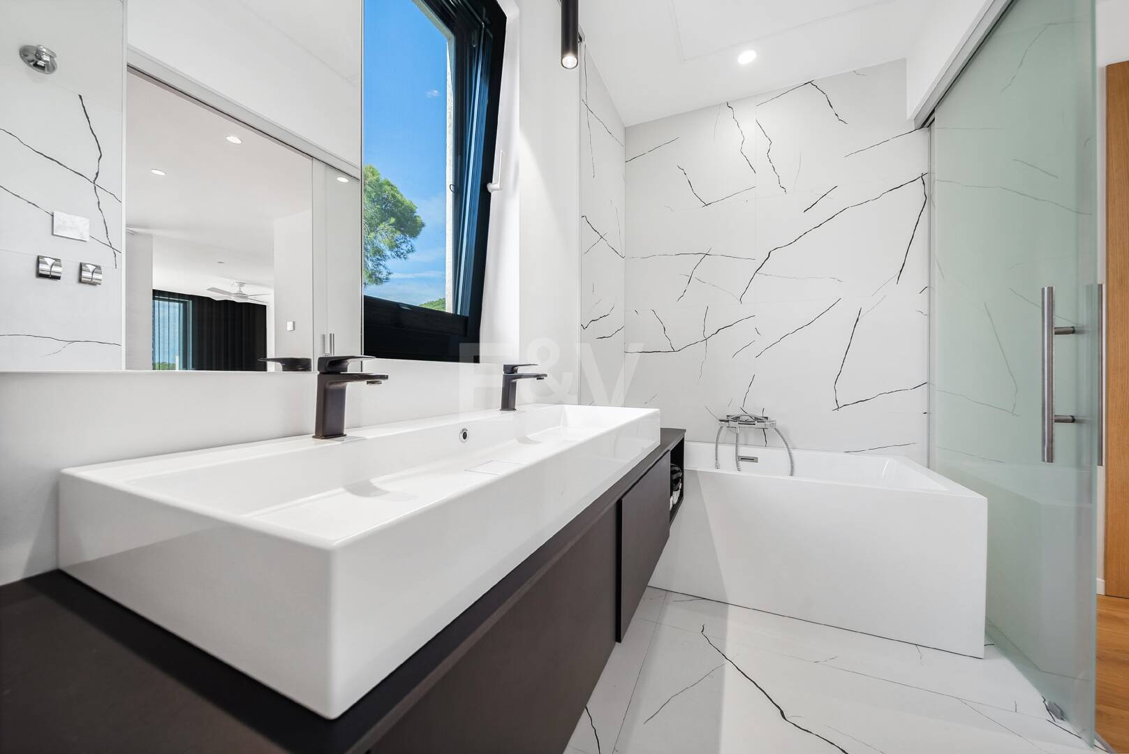 Modern Luxury Villa with Timeless Scandinavian Design Close to the Beach