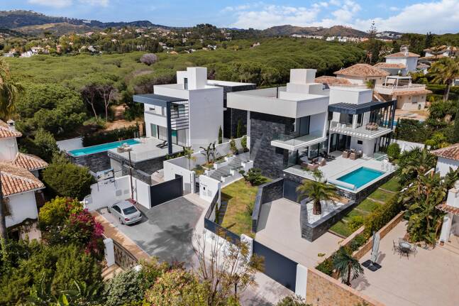 Modern Luxury Villa with Timeless Scandinavian Design Close to the Beach