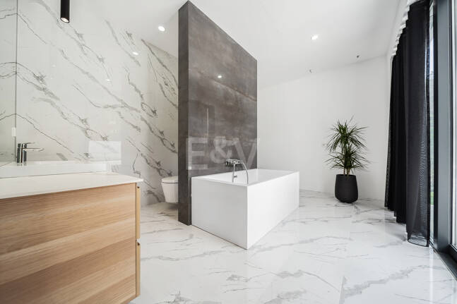 Modern Villa with Sea and Mountain Views