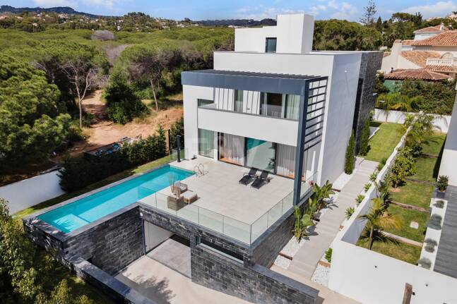 Modern Villa with Sea and Mountain Views