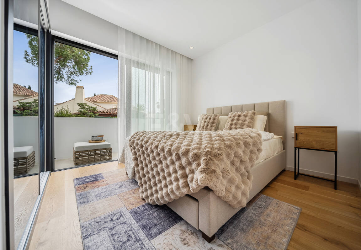 Modern Villa with Sea and Mountain Views