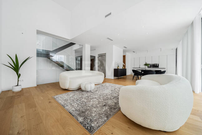 Modern Villa with Sea and Mountain Views