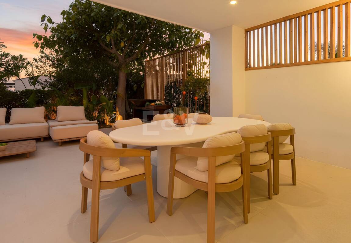 Moderne Eleganz mit Großzügigen Terrassen im Herzen der Goldenen Meile