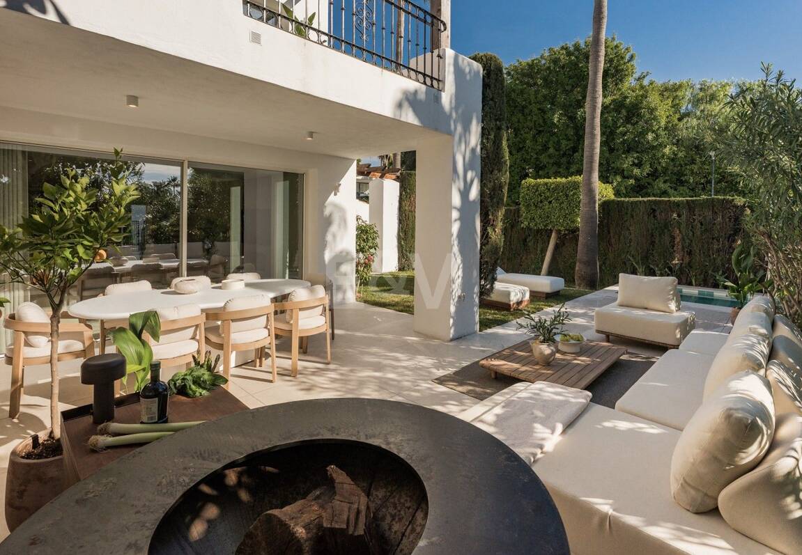 Moderne Eleganz mit Großzügigen Terrassen im Herzen der Goldenen Meile