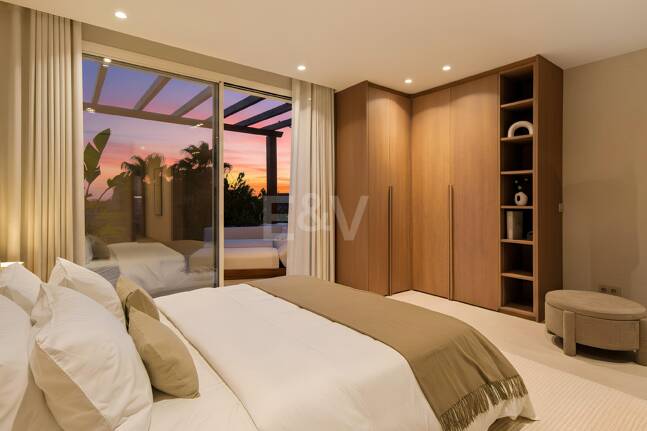 Moderne Eleganz mit Großzügigen Terrassen im Herzen der Goldenen Meile