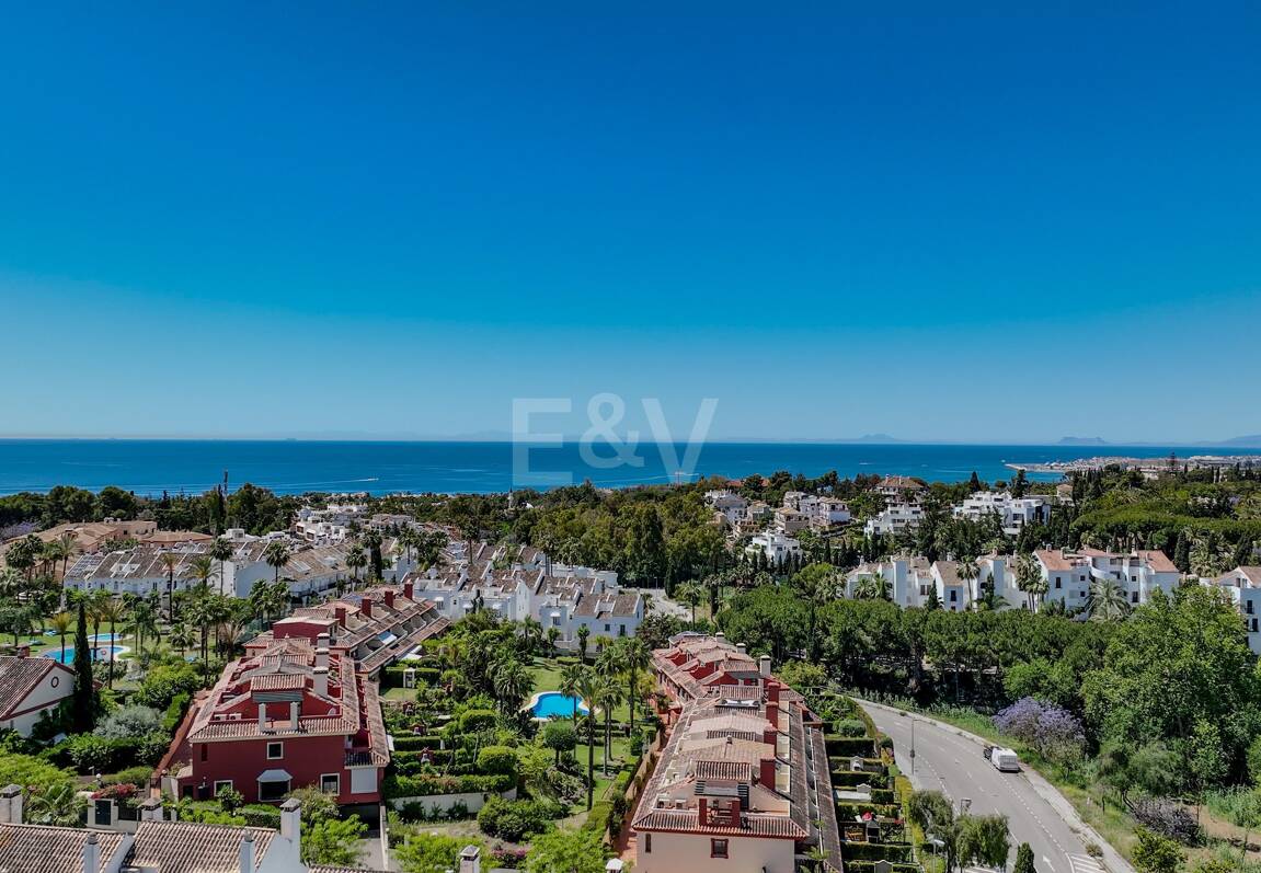 Moderne Eleganz mit Großzügigen Terrassen im Herzen der Goldenen Meile