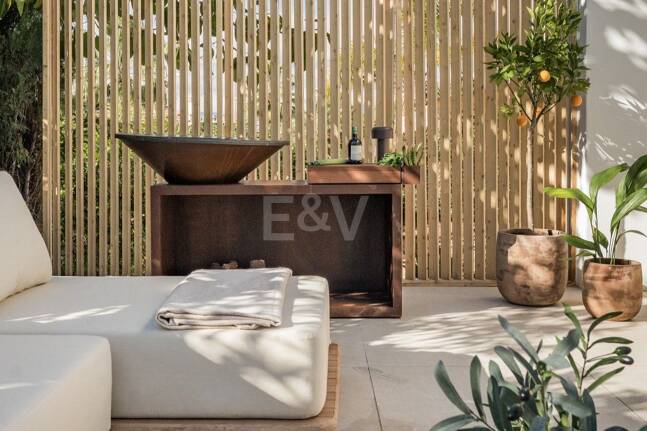 Moderne Eleganz mit Großzügigen Terrassen im Herzen der Goldenen Meile