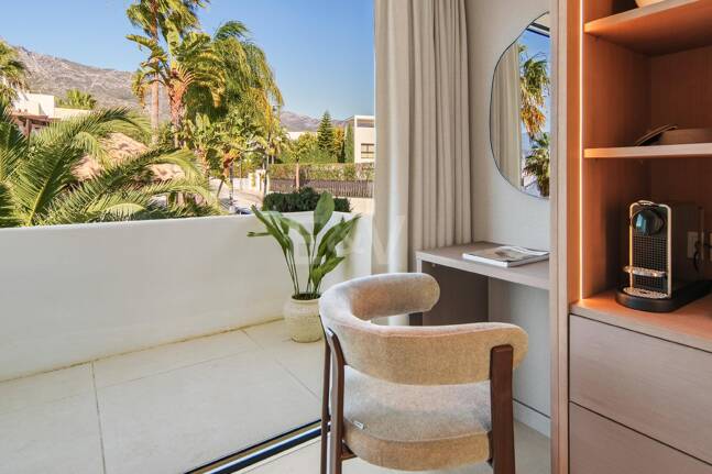 Moderne Eleganz mit Großzügigen Terrassen im Herzen der Goldenen Meile