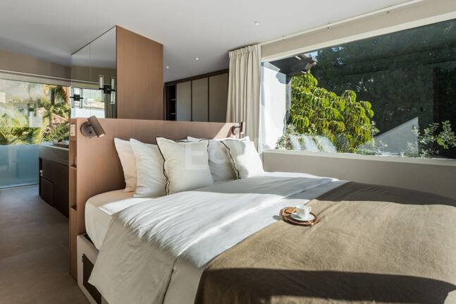 Moderne Eleganz mit Großzügigen Terrassen im Herzen der Goldenen Meile