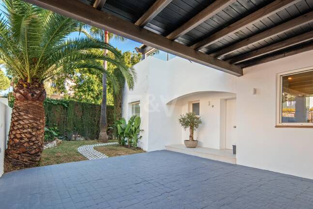 Moderne Eleganz mit Großzügigen Terrassen im Herzen der Goldenen Meile