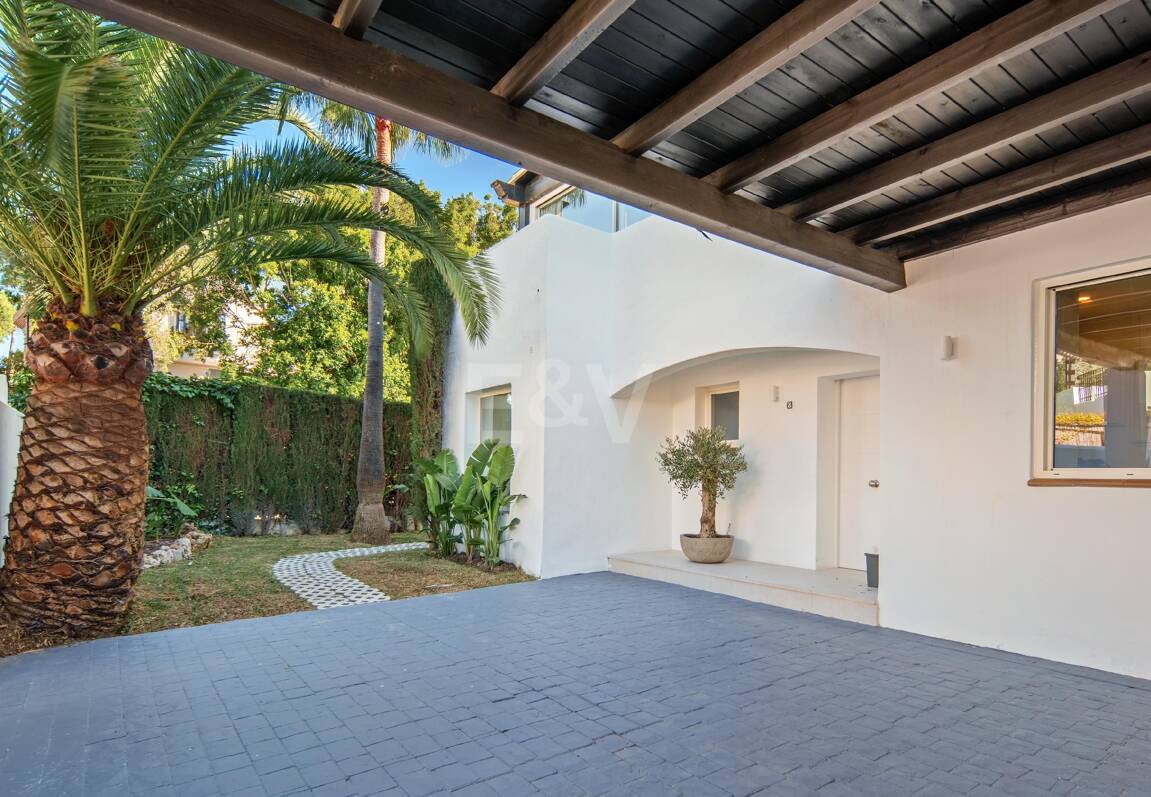 Moderne Eleganz mit Großzügigen Terrassen im Herzen der Goldenen Meile