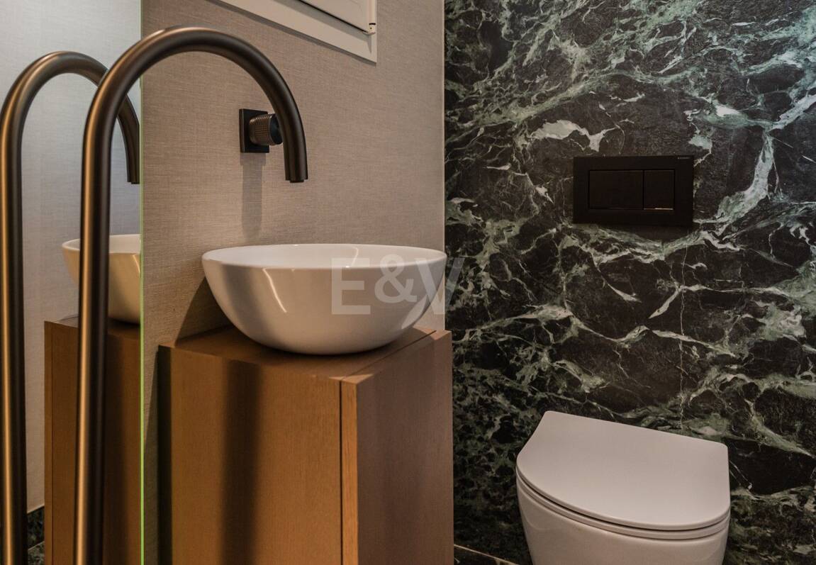 Moderne Eleganz mit Großzügigen Terrassen im Herzen der Goldenen Meile