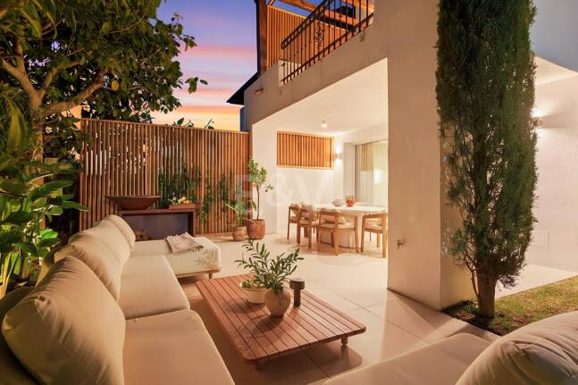 Moderne Eleganz mit Großzügigen Terrassen im Herzen der Goldenen Meile