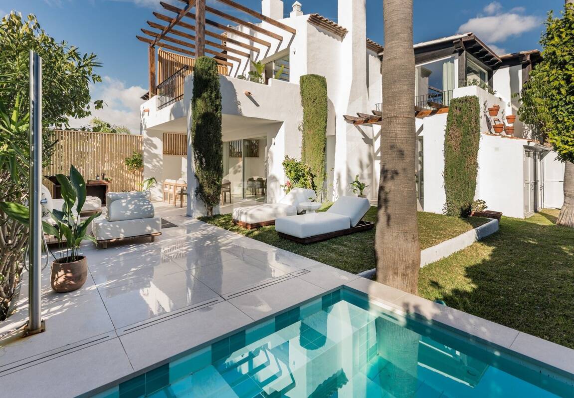 Moderne Eleganz mit Großzügigen Terrassen im Herzen der Goldenen Meile