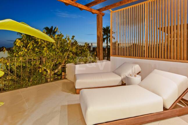 Moderne Eleganz mit Großzügigen Terrassen im Herzen der Goldenen Meile