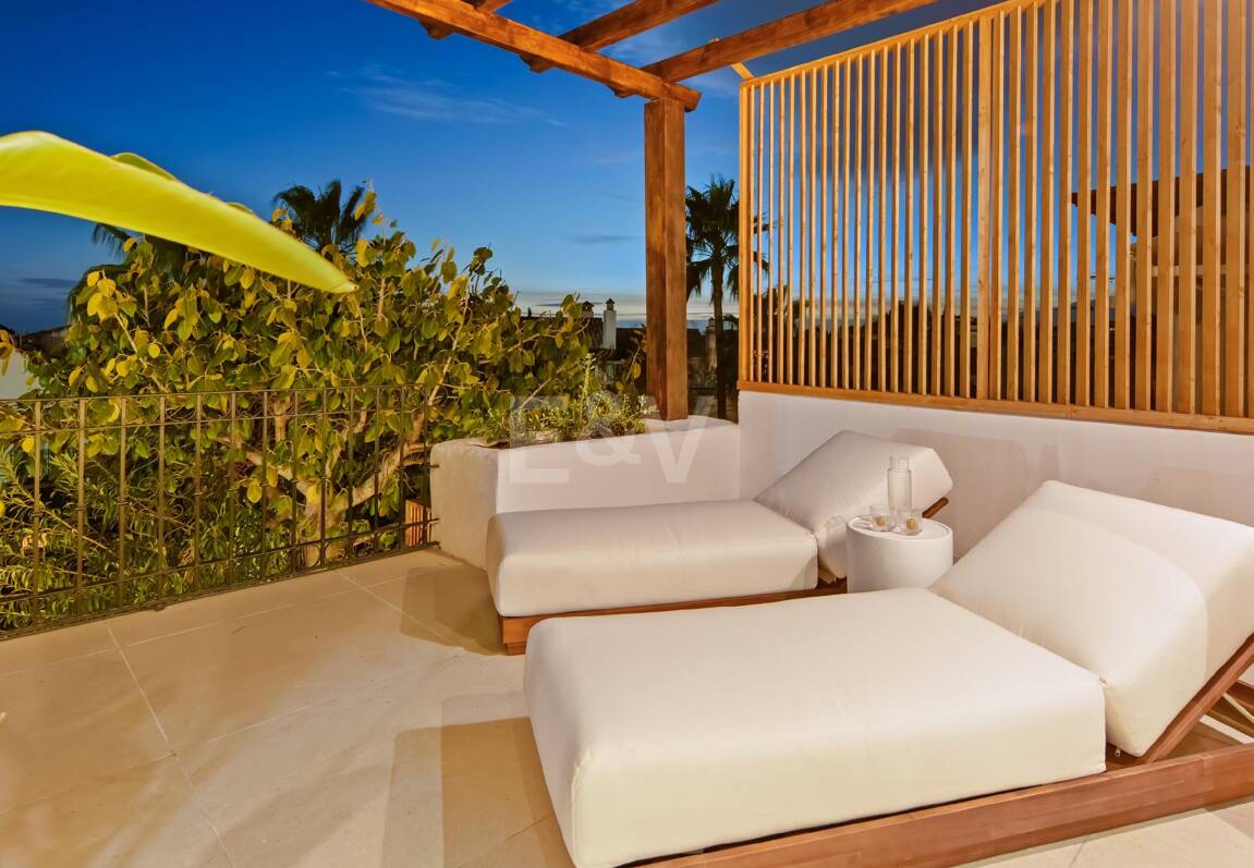 Moderne Eleganz mit Großzügigen Terrassen im Herzen der Goldenen Meile