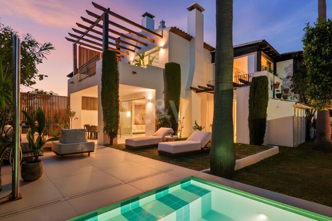 Moderne Eleganz mit Großzügigen Terrassen im Herzen der Goldenen Meile