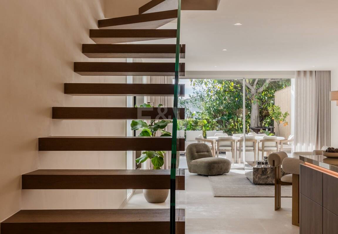 Moderne Eleganz mit Großzügigen Terrassen im Herzen der Goldenen Meile