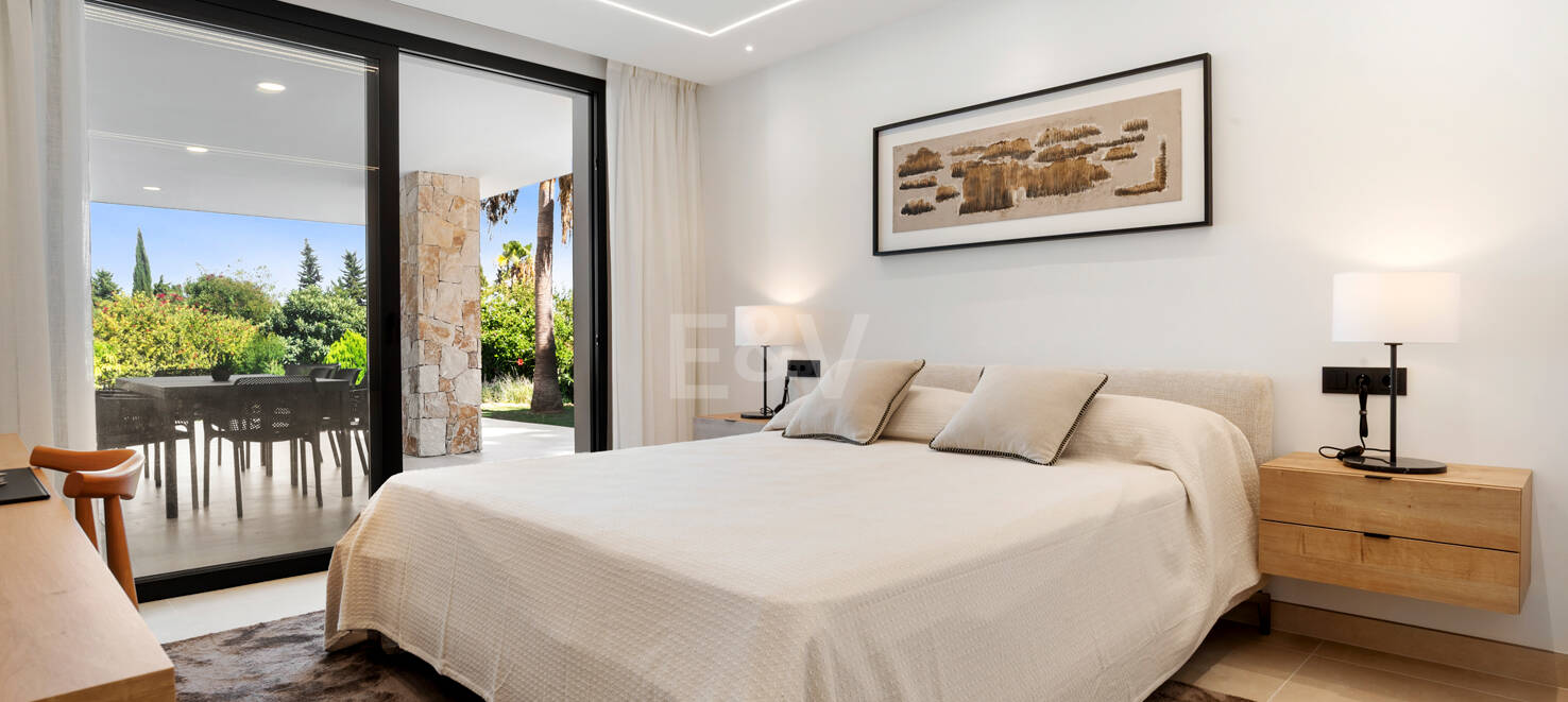 Elegant Contemporary Villa Near Guadalmina Golf and close to the Beach