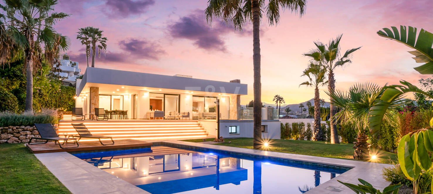 Elegant Contemporary Villa Near Guadalmina Golf and close to the Beach