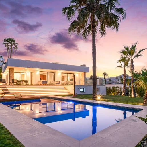 Elegant Contemporary Villa Near Guadalmina Golf and close to the Beach