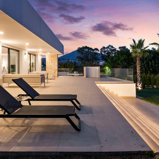 Elegant Contemporary Villa Near Guadalmina Golf and close to the Beach