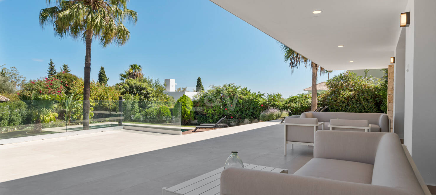 Elegant Contemporary Villa Near Guadalmina Golf and close to the Beach