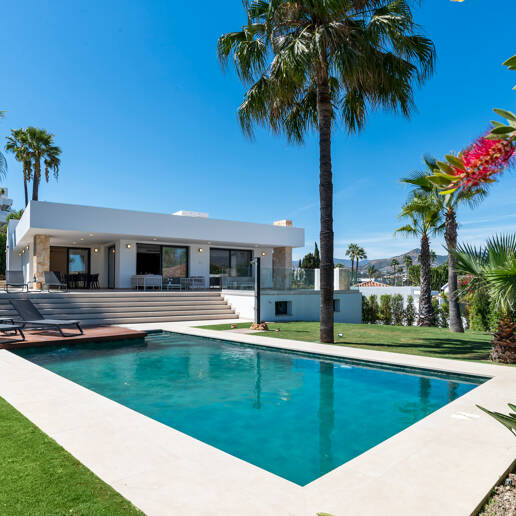 Elegant Contemporary Villa Near Guadalmina Golf and close to the Beach