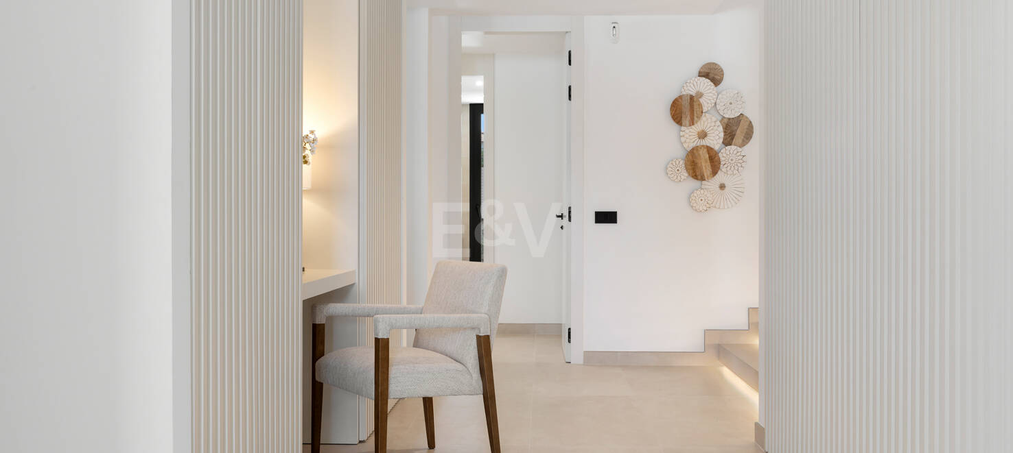 Elegant Contemporary Villa Near Guadalmina Golf and close to the Beach