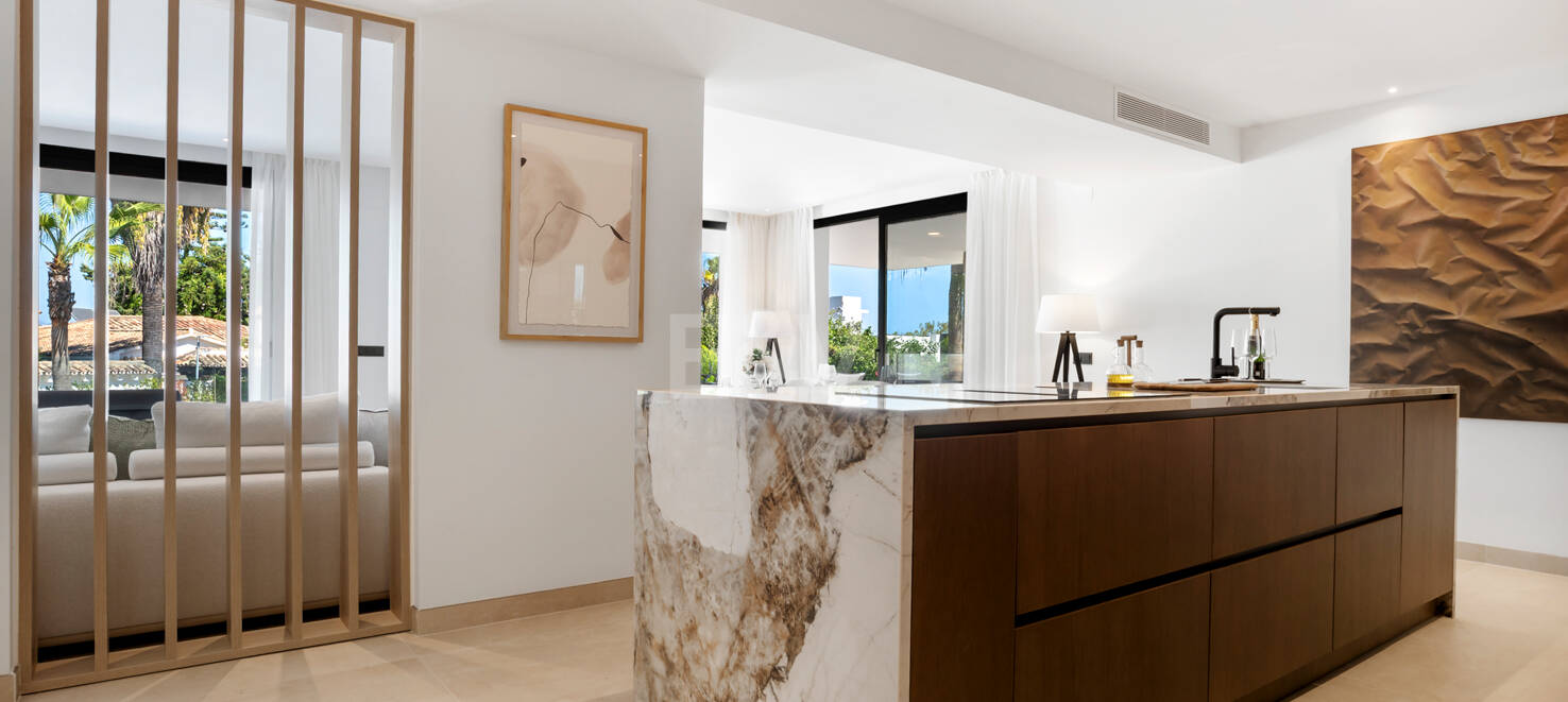 Elegant Contemporary Villa Near Guadalmina Golf and close to the Beach