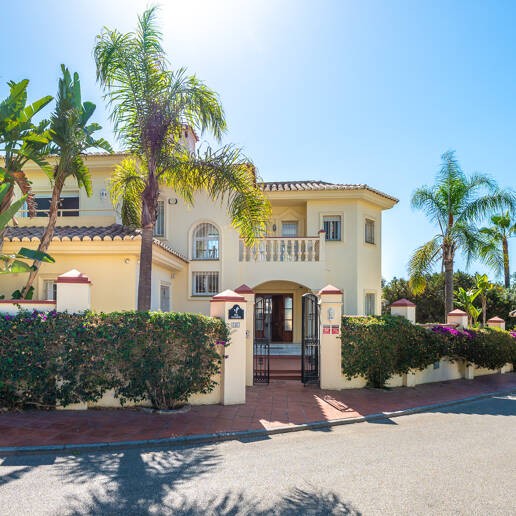 Villa méditerranéenne avec jardin mature et piscine à Marbesa