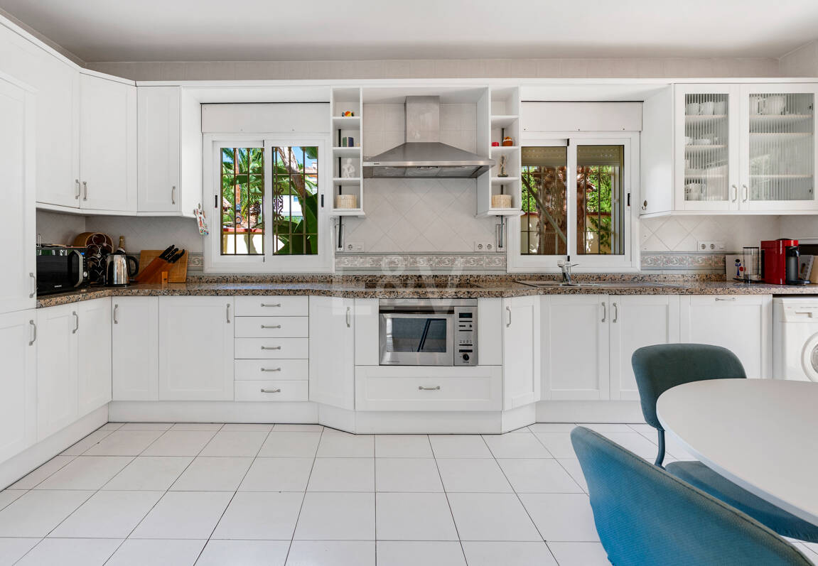 Mediterranean Villa with Mature Garden and Pool in Marbesa