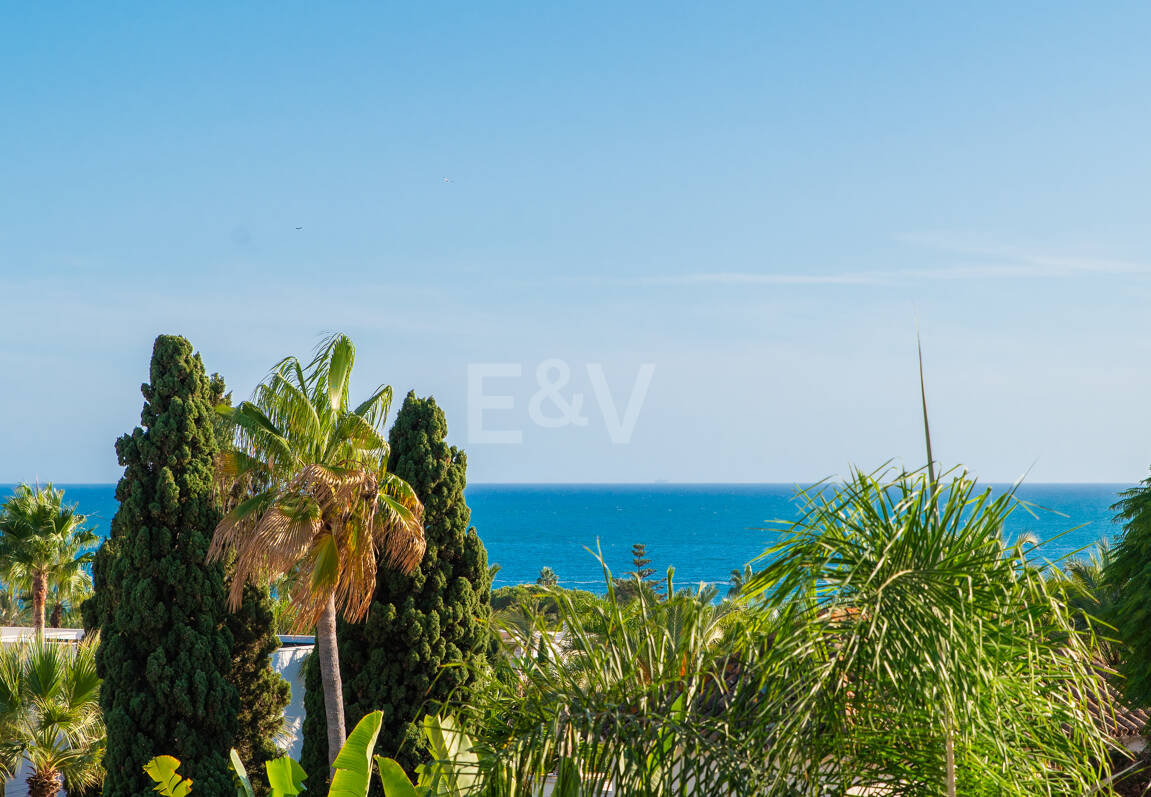 Mediterranean Villa with Mature Garden and Pool in Marbesa