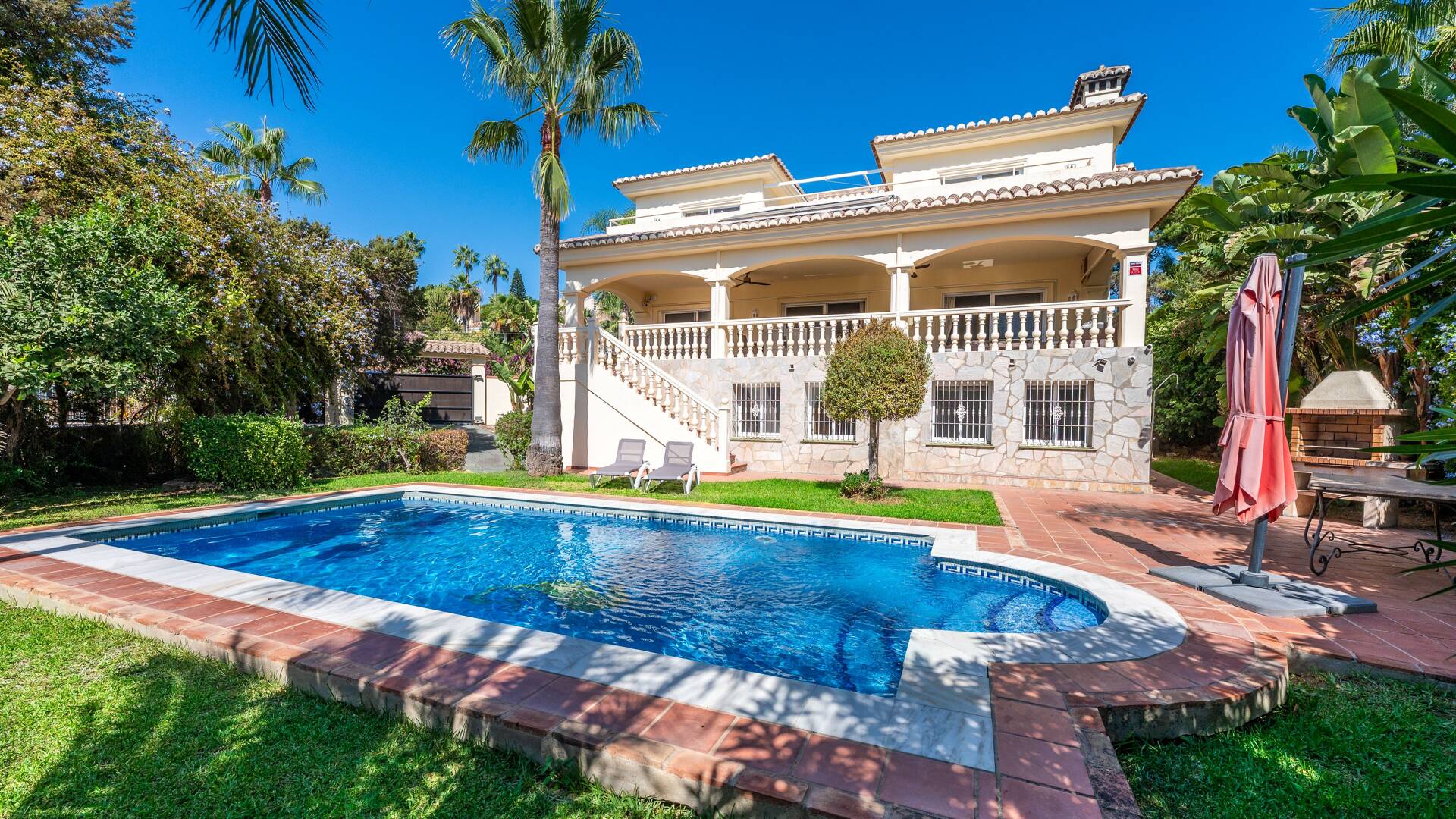 Villa méditerranéenne avec jardin mature et piscine à Marbesa