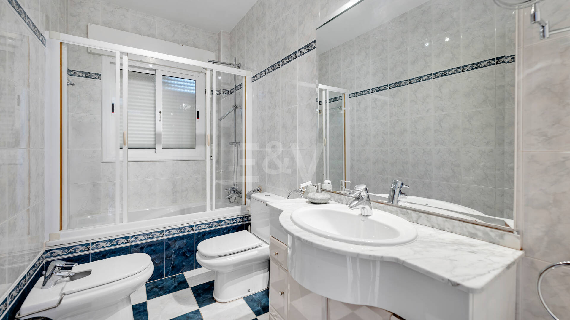 Villa méditerranéenne avec jardin mature et piscine à Marbesa