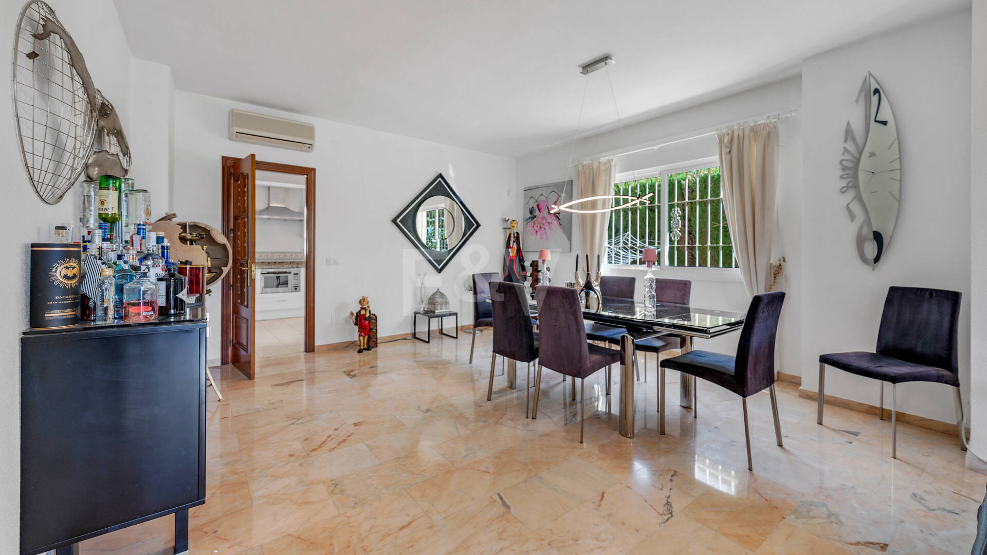 Villa méditerranéenne avec jardin mature et piscine à Marbesa