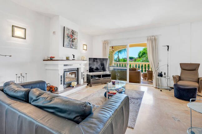 Mediterranean Villa with Mature Garden and Pool in Marbesa