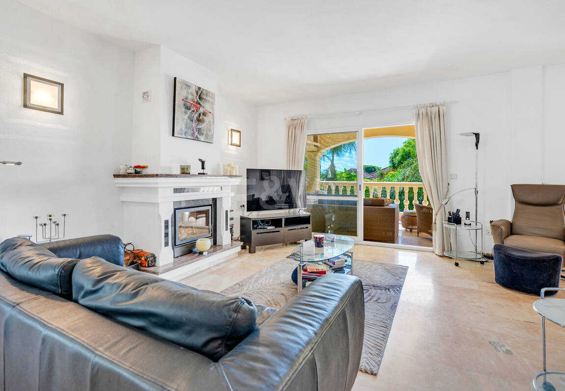 Mediterranean Villa with Mature Garden and Pool in Marbesa