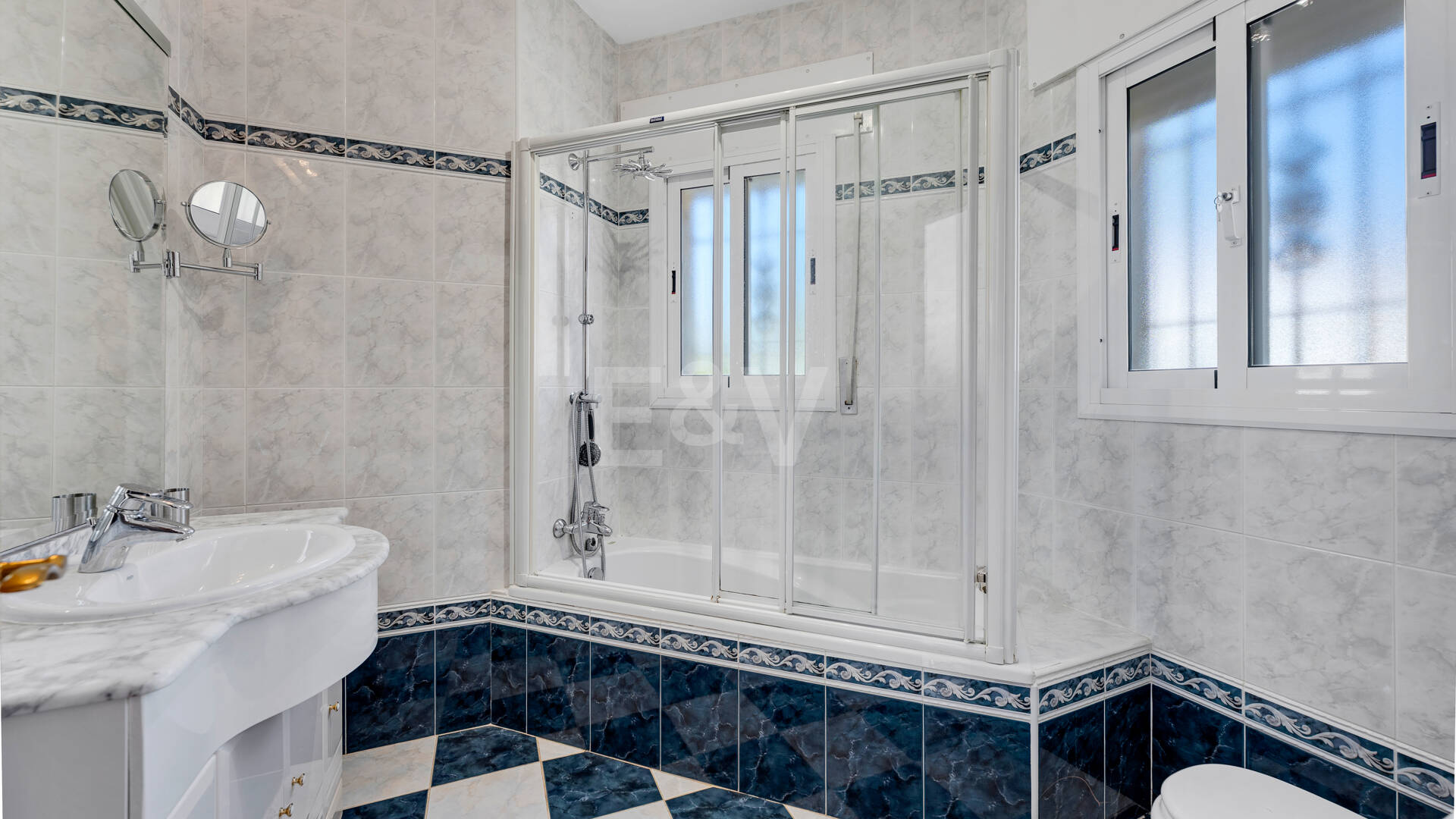 Villa méditerranéenne avec jardin mature et piscine à Marbesa