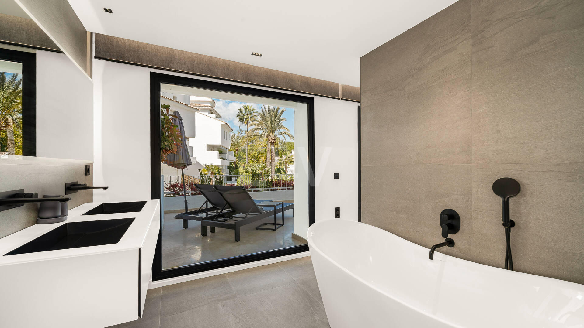 Elegant Duplex Apartment in Río Real – Walking Distance to the Beach