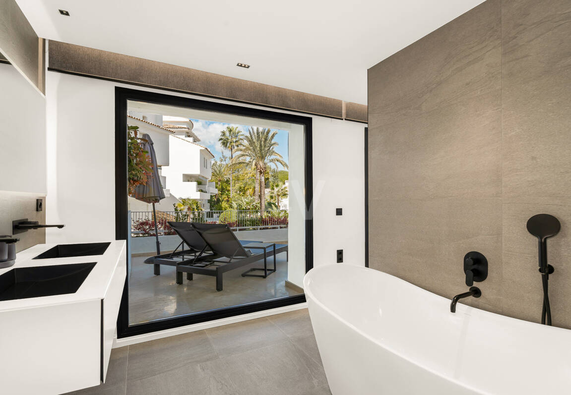 Elegant Duplex Apartment in Río Real – Walking Distance to the Beach