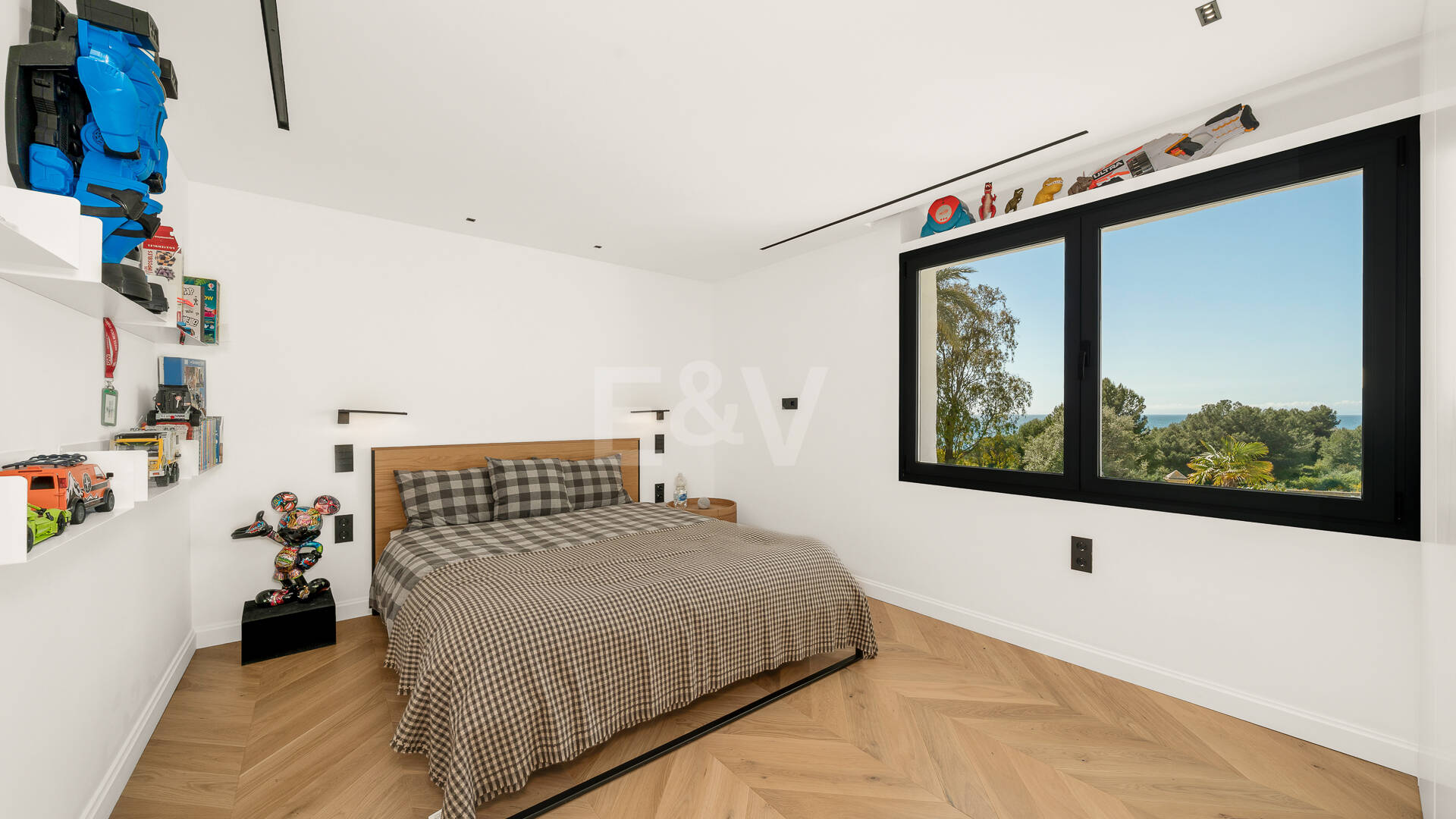 Elegant Duplex Apartment in Río Real – Walking Distance to the Beach