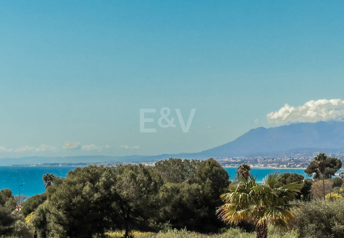 Elegant Duplex Apartment in Río Real – Walking Distance to the Beach