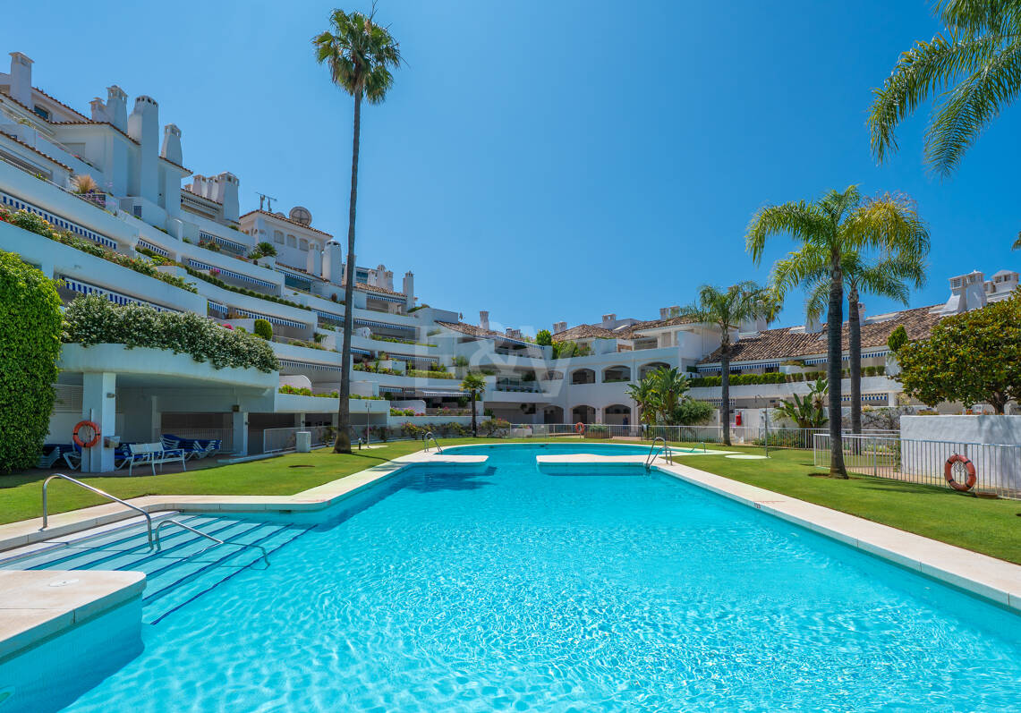 Elegant Duplex Apartment in Río Real – Walking Distance to the Beach