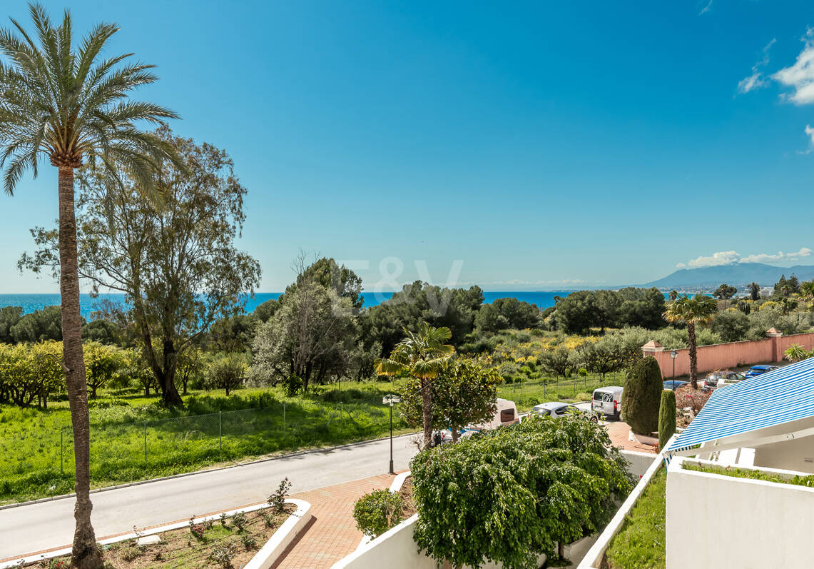 Elegant Duplex Apartment in Río Real – Walking Distance to the Beach