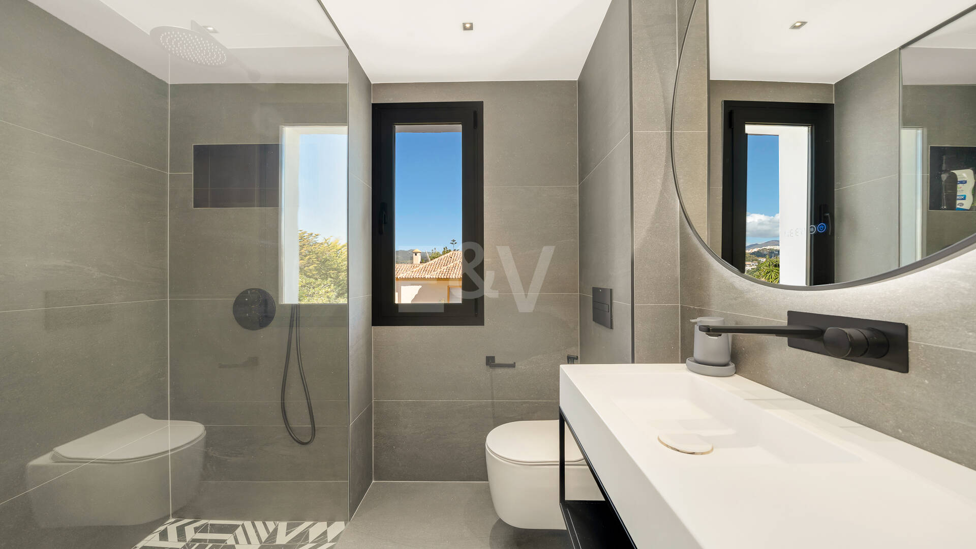 Elegant Duplex Apartment in Río Real – Walking Distance to the Beach