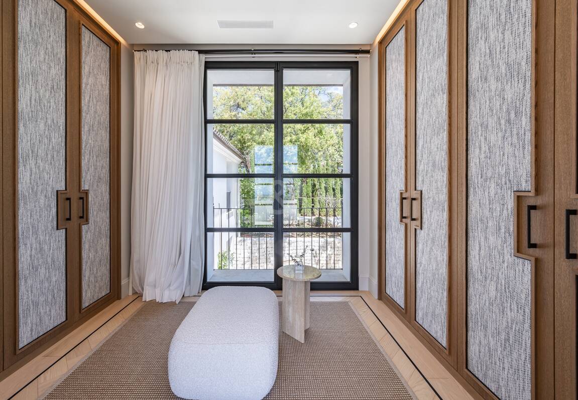 Cascada de Camoján: Modernes klassisches Juwel mit Meerblick