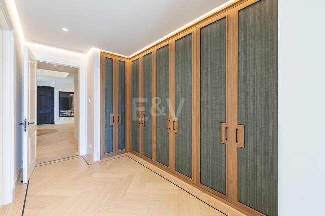 Cascada de Camoján: Modernes klassisches Juwel mit Meerblick