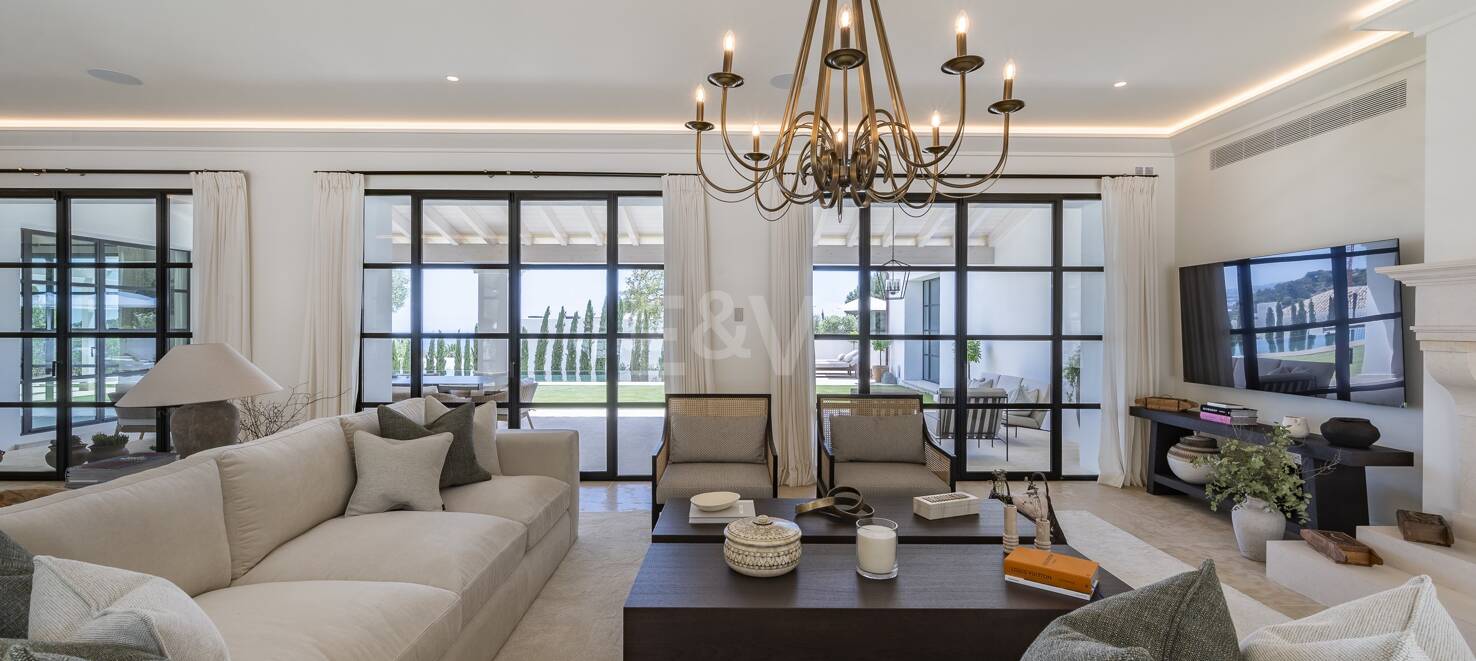 Cascada de Camojan: Modern Classic Jewel with Sea Views